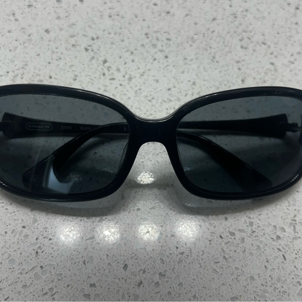 Coach Black Oval Women's Sunglasses - Picture 1 of 5